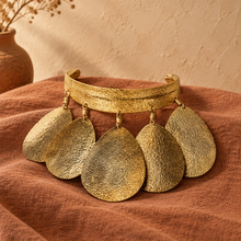 Load image into Gallery viewer, Saba Choker (necklaces)
